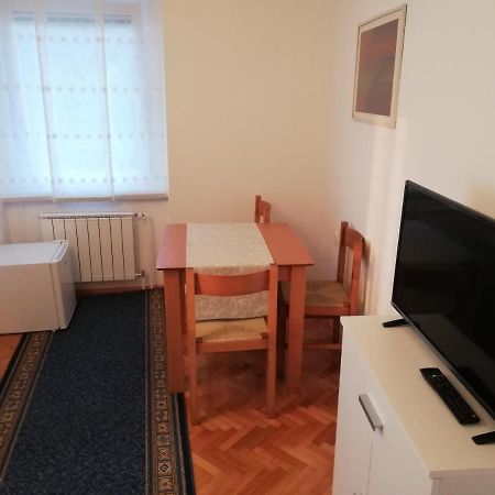 Sobe Sabec Bed and Breakfast Postojna Buitenkant foto