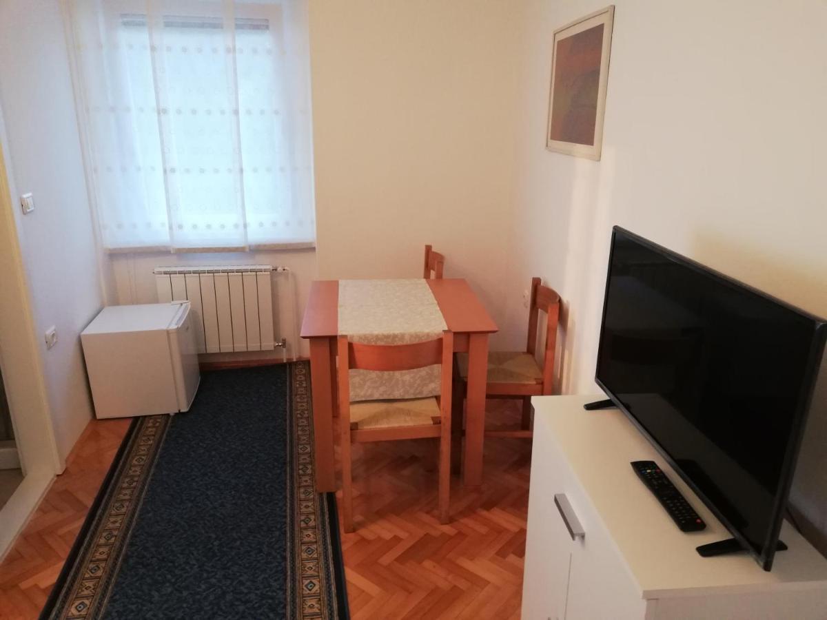 Sobe Sabec Bed and Breakfast Postojna Buitenkant foto