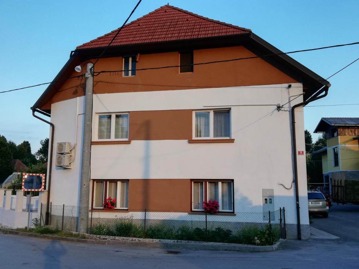 Sobe Sabec Bed and Breakfast Postojna Buitenkant foto